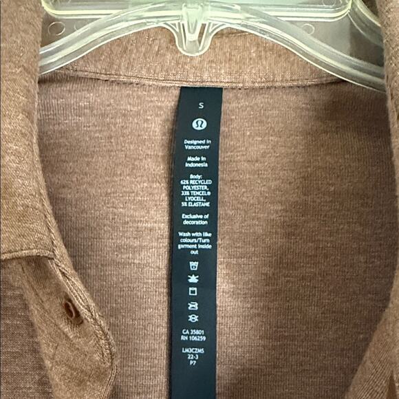 lululemon athletica Brown Casual Button Down Shirt. Small - Picture 2 of 3